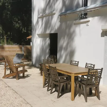 Maison Proche Holiday home Saint-Michel-Chef-Chef